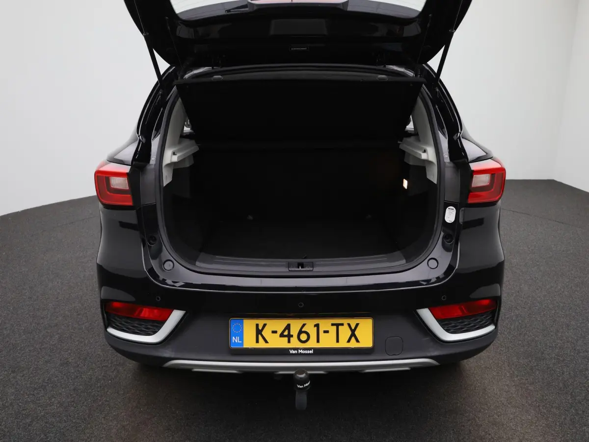 MG Luxury 45 kWh | Automaat | Panoramadak | Leder | Navigatie | Airco | Achteruitrijcamera | Apple Carplay / Android Auto | Stoelverwarming | Lichtmetalen Velgen | Trekhaak
