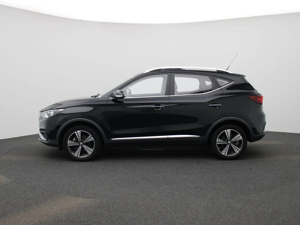 MG Luxury 45 kWh | Automaat | Panoramadak | Leder | Navigatie | Airco | Achteruitrijcamera | Apple Carplay / Android Auto | Stoelverwarming | Lichtmetalen Velgen | Trekhaak