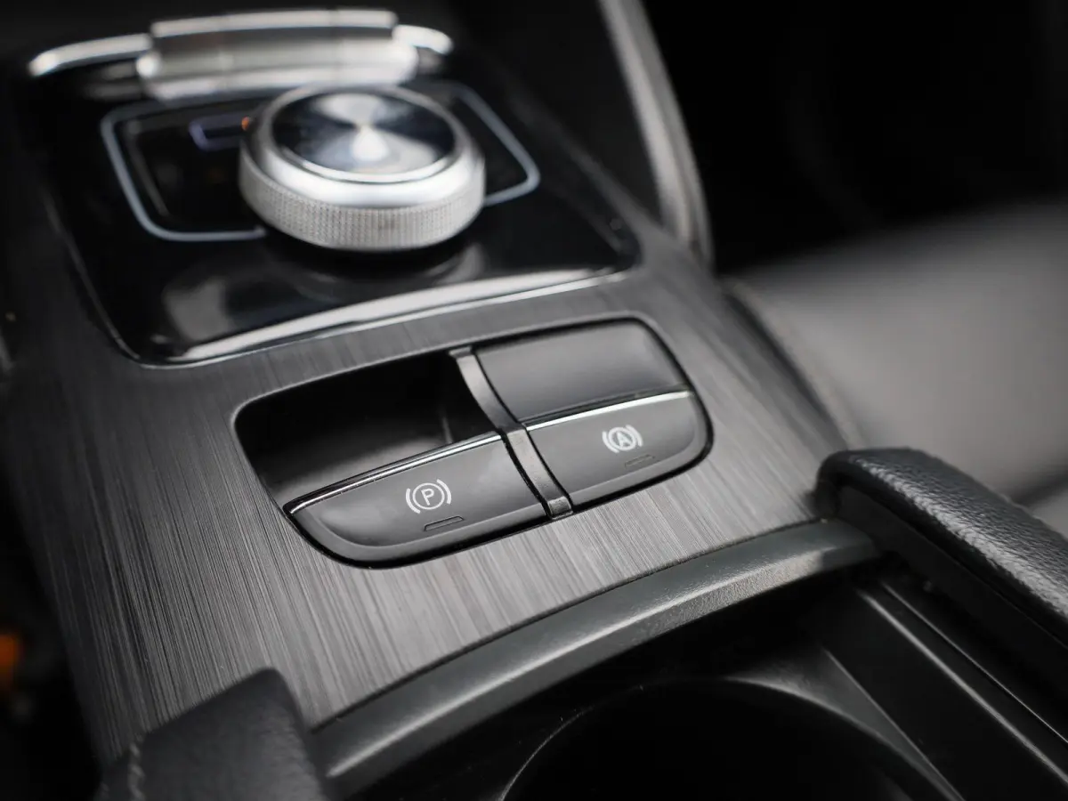 MG Luxury 45 kWh | Automaat | Panoramadak | Leder | Navigatie | Airco | Achteruitrijcamera | Apple Carplay / Android Auto | Stoelverwarming | Lichtmetalen Velgen | Trekhaak