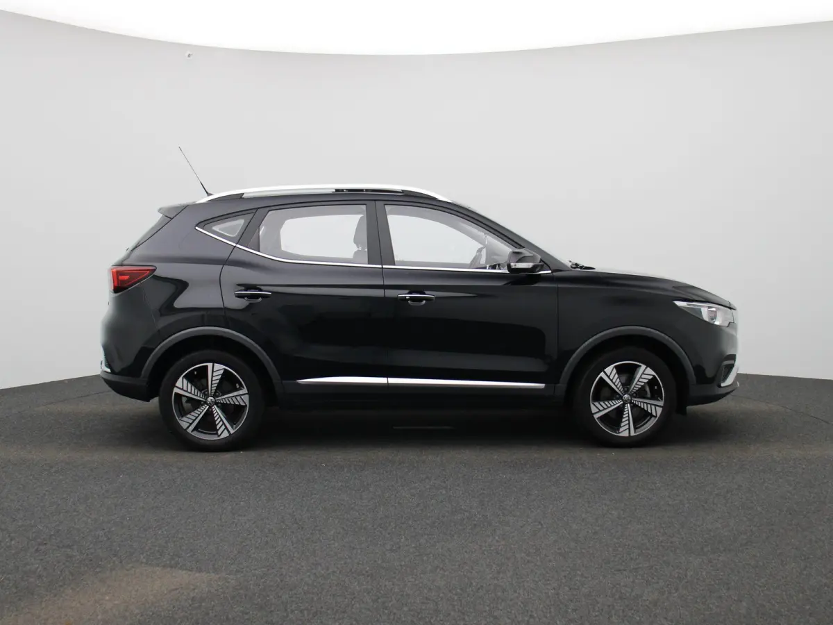 MG Luxury 45 kWh | Automaat | Panoramadak | Leder | Navigatie | Airco | Achteruitrijcamera | Apple Carplay / Android Auto | Stoelverwarming | Lichtmetalen Velgen | Trekhaak