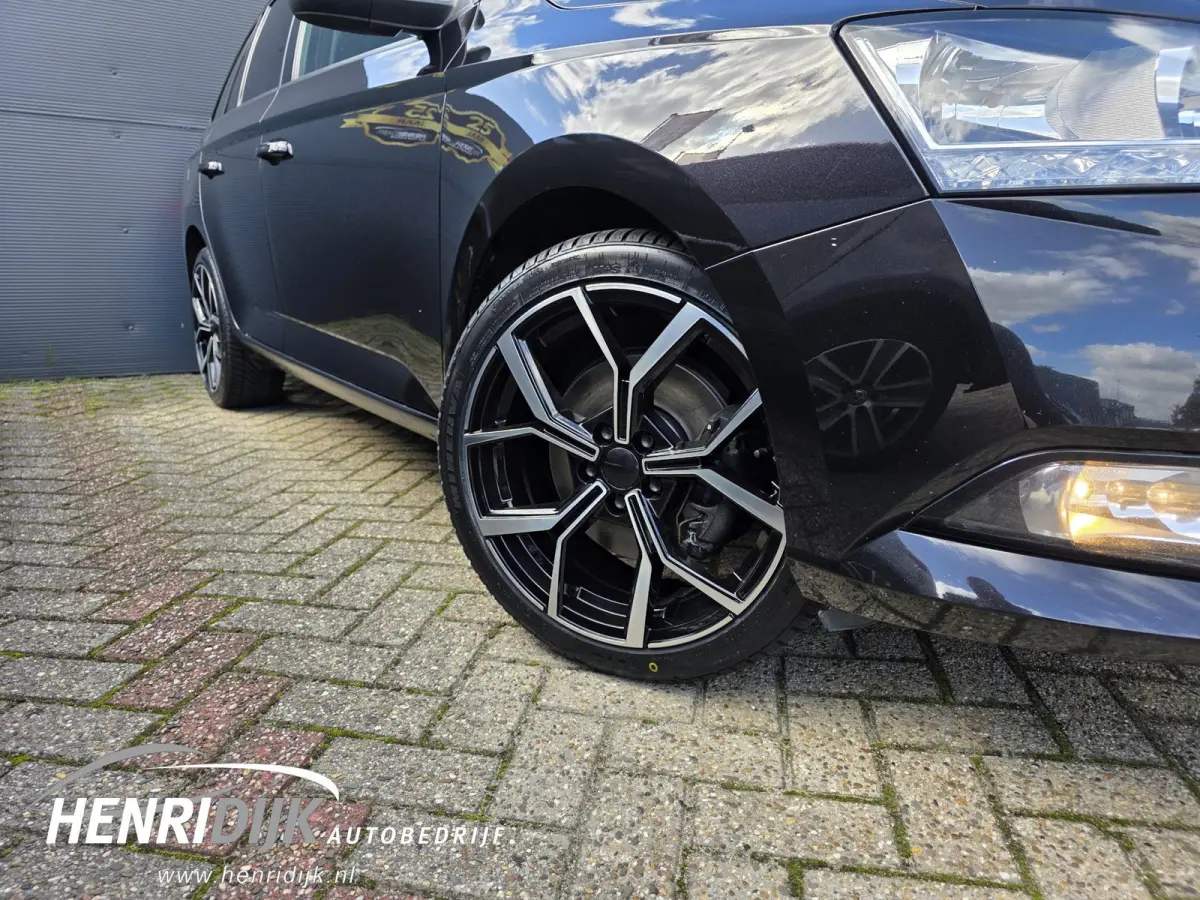 1.0 TSI Style Camera / Clima / Carplay / 17'' LMV / Cruise