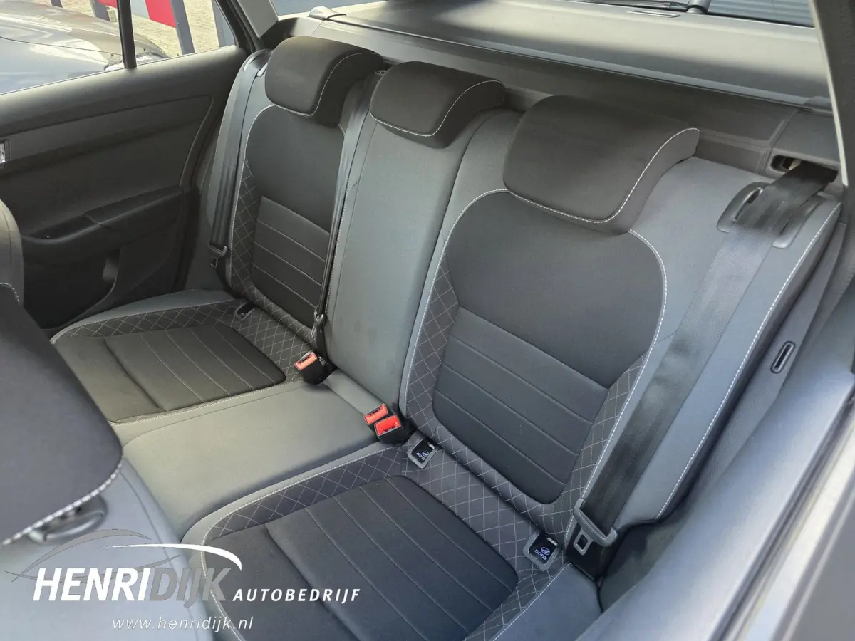 1.0 TSI Style Camera / Clima / Carplay / 17'' LMV / Cruise