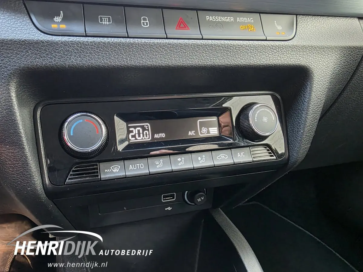1.0 TSI Style Camera / Clima / Carplay / 17'' LMV / Cruise