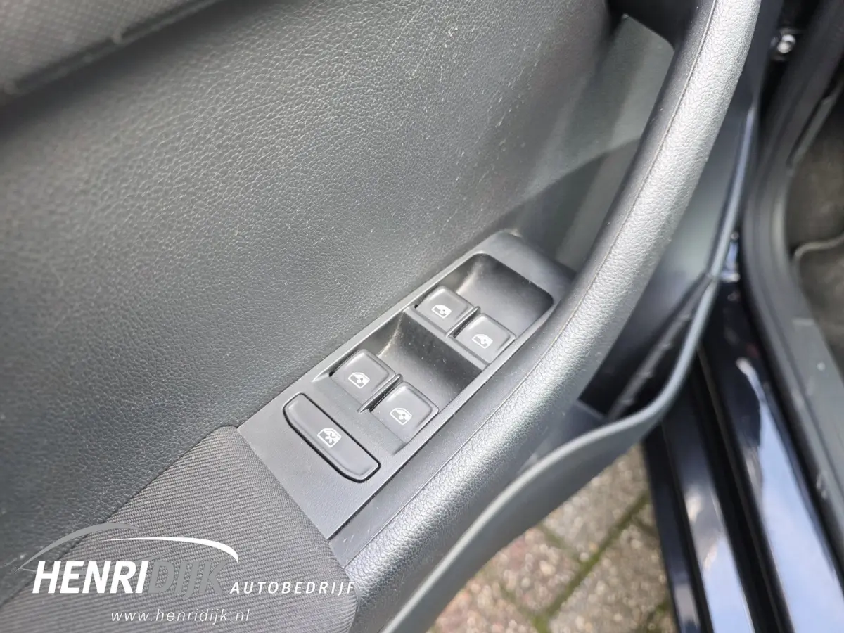 1.0 TSI Style Camera / Clima / Carplay / 17'' LMV / Cruise
