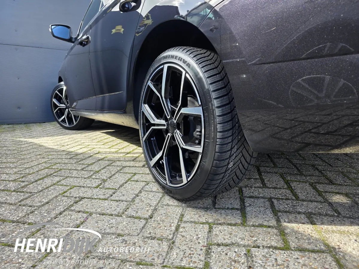 1.0 TSI Style Camera / Clima / Carplay / 17'' LMV / Cruise