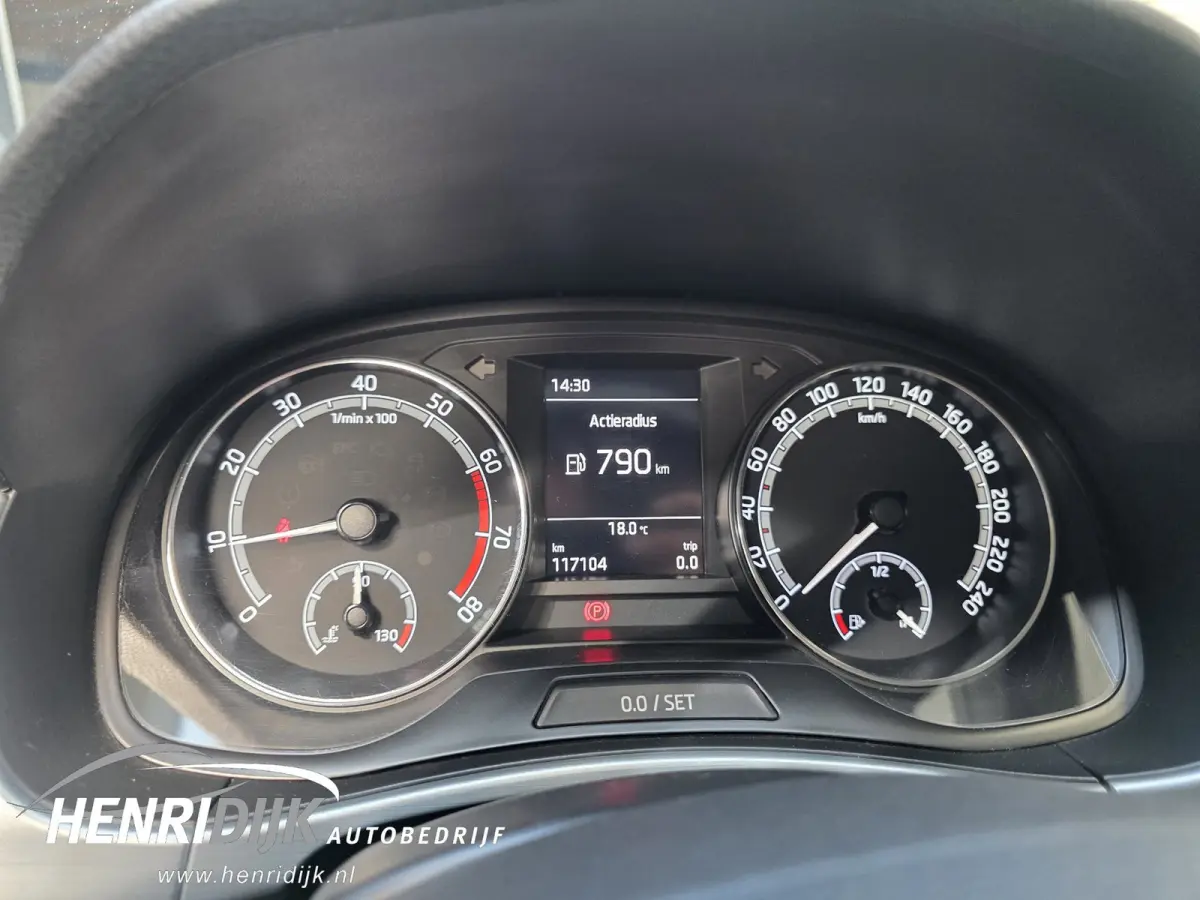1.0 TSI Style Camera / Clima / Carplay / 17'' LMV / Cruise