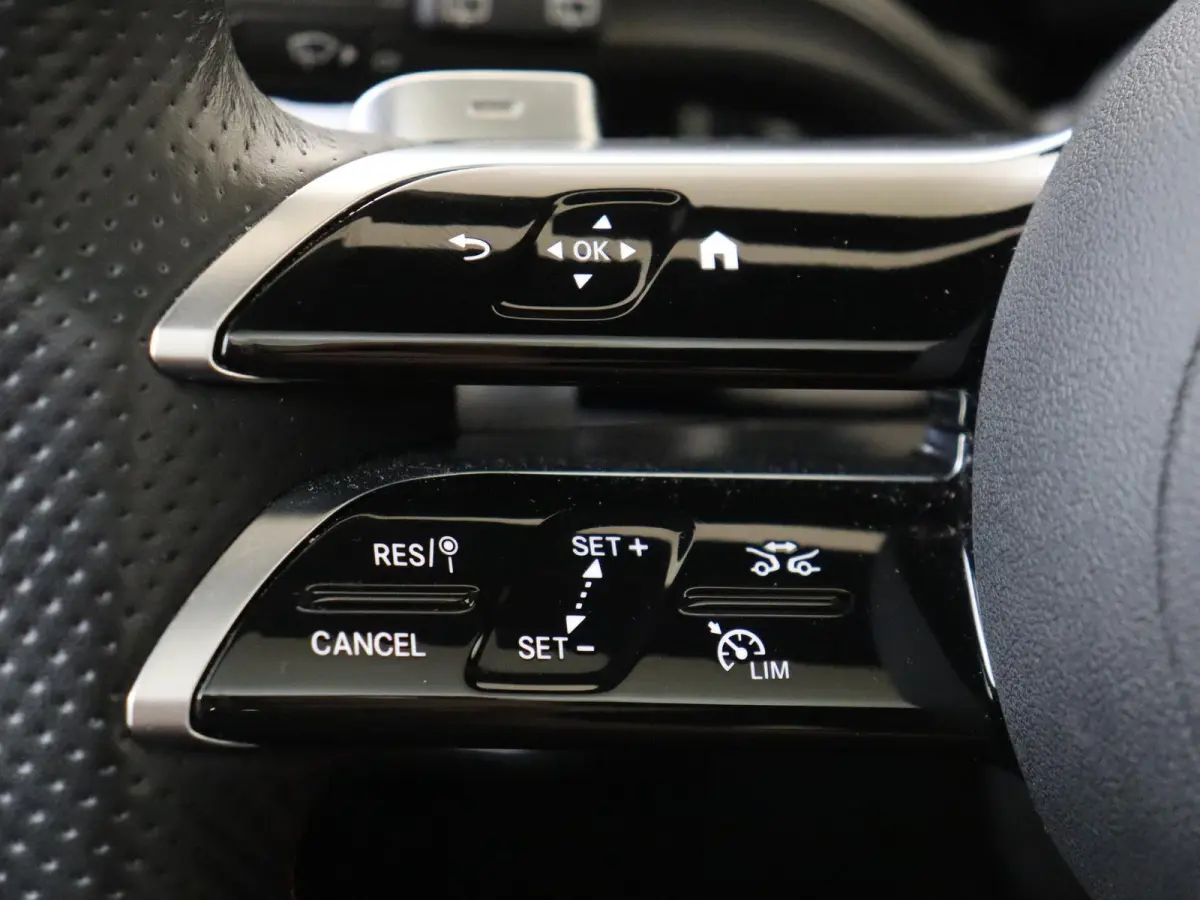 250 e AMG Line Premium /Panoramadak /Keyless-Go /Augmented reality