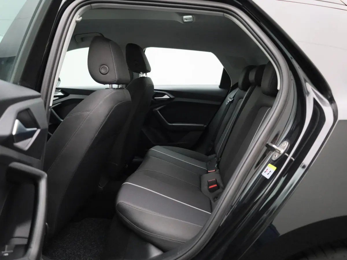 25 TFSI Pro Line | Apple Carplay / Android Auto | Cruise Control | Virtual Cockpit | Bluetooth | DAB | Parkeersensoren | Lichtmetalen Velgen |