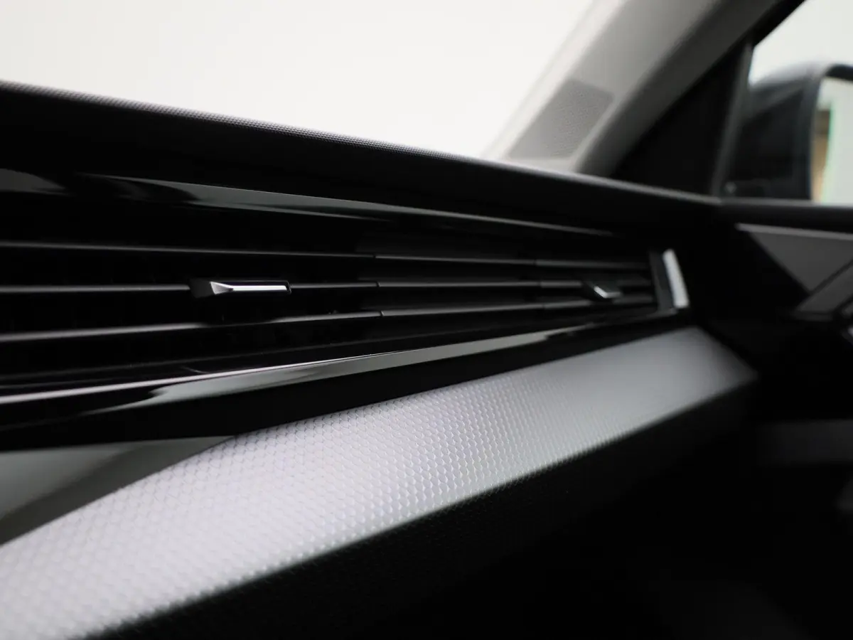 25 TFSI Pro Line | Apple Carplay / Android Auto | Cruise Control | Virtual Cockpit | Bluetooth | DAB | Parkeersensoren | Lichtmetalen Velgen |