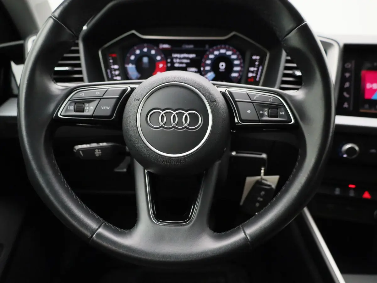 25 TFSI Pro Line | Apple Carplay / Android Auto | Cruise Control | Virtual Cockpit | Bluetooth | DAB | Parkeersensoren | Lichtmetalen Velgen |