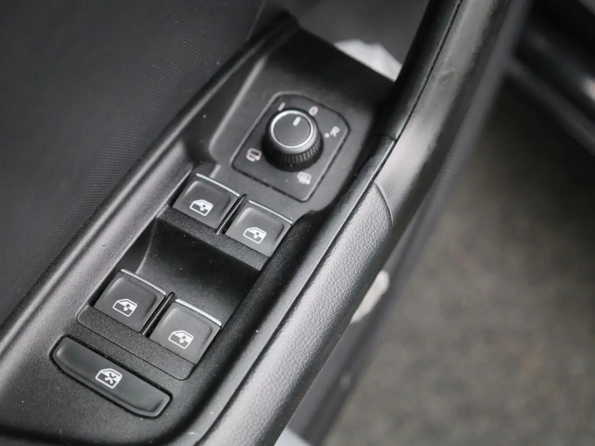 25 TFSI Pro Line | Apple Carplay / Android Auto | Cruise Control | Virtual Cockpit | Bluetooth | DAB | Parkeersensoren | Lichtmetalen Velgen |