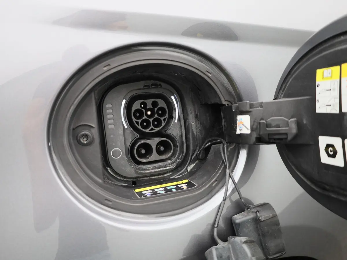 Icon 42 kWh | Automaat | Virtual cockpit | Apple Carplay / Android Auto | Climate Control | Cruise Control | Navigatie | Bluetooth | Lichtmetalen Velgen |