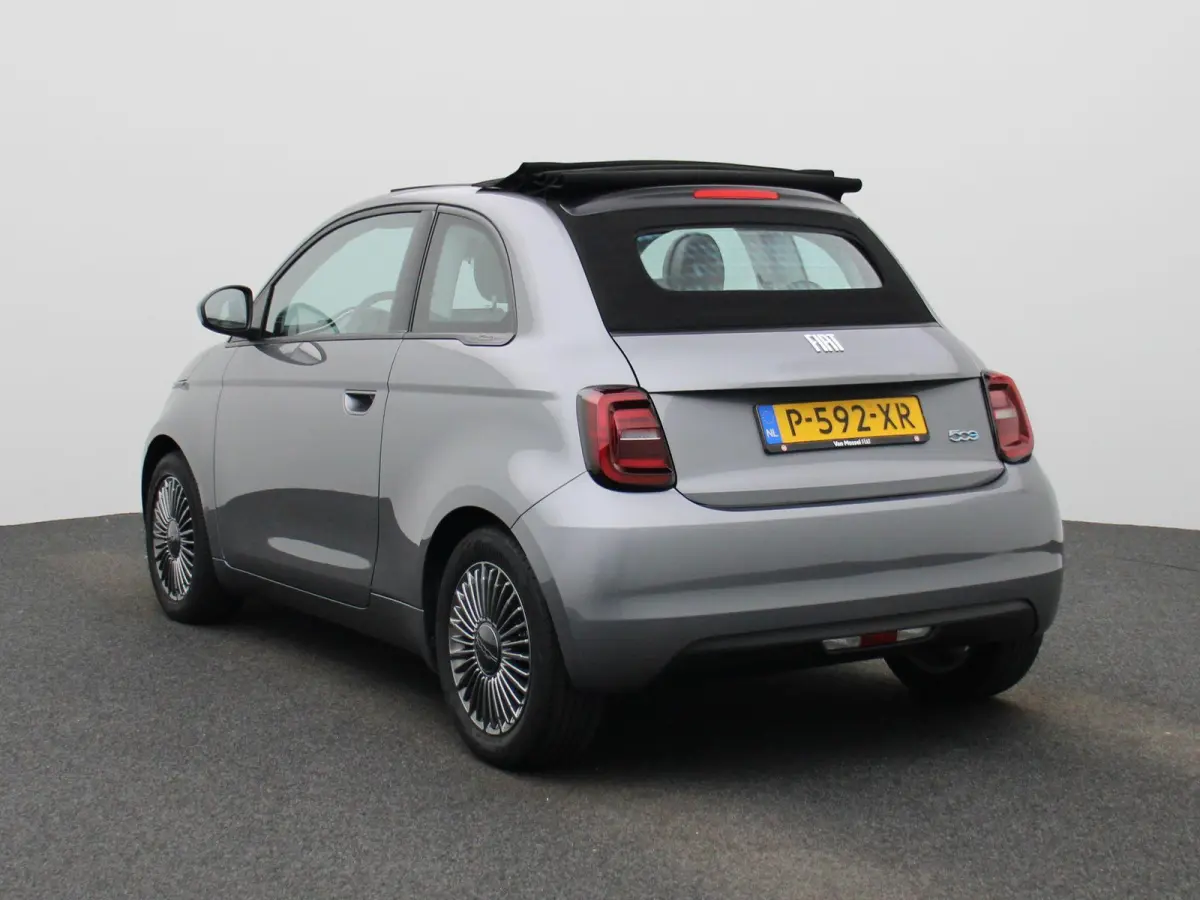 Icon 42 kWh | Automaat | Virtual cockpit | Apple Carplay / Android Auto | Climate Control | Cruise Control | Navigatie | Bluetooth | Lichtmetalen Velgen |