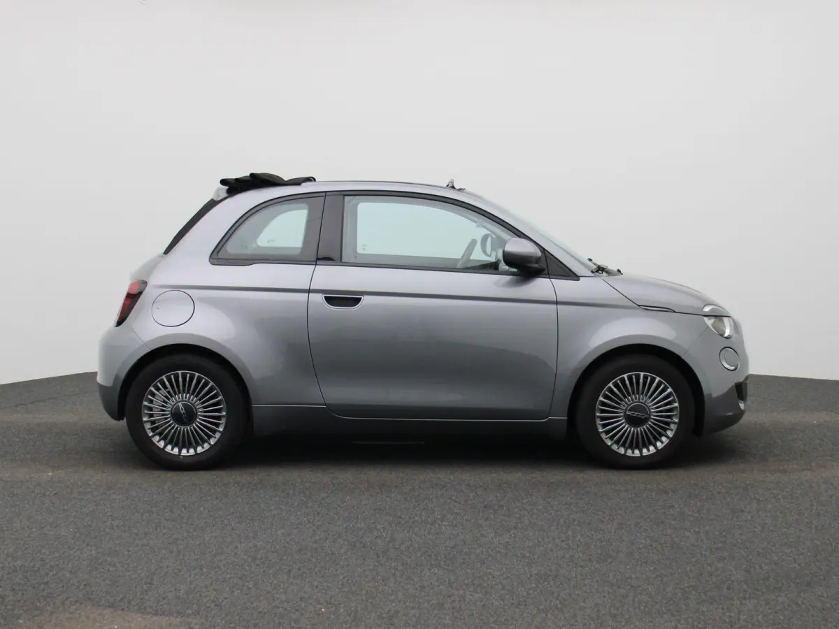 Icon 42 kWh | Automaat | Virtual cockpit | Apple Carplay / Android Auto | Climate Control | Cruise Control | Navigatie | Bluetooth | Lichtmetalen Velgen |
