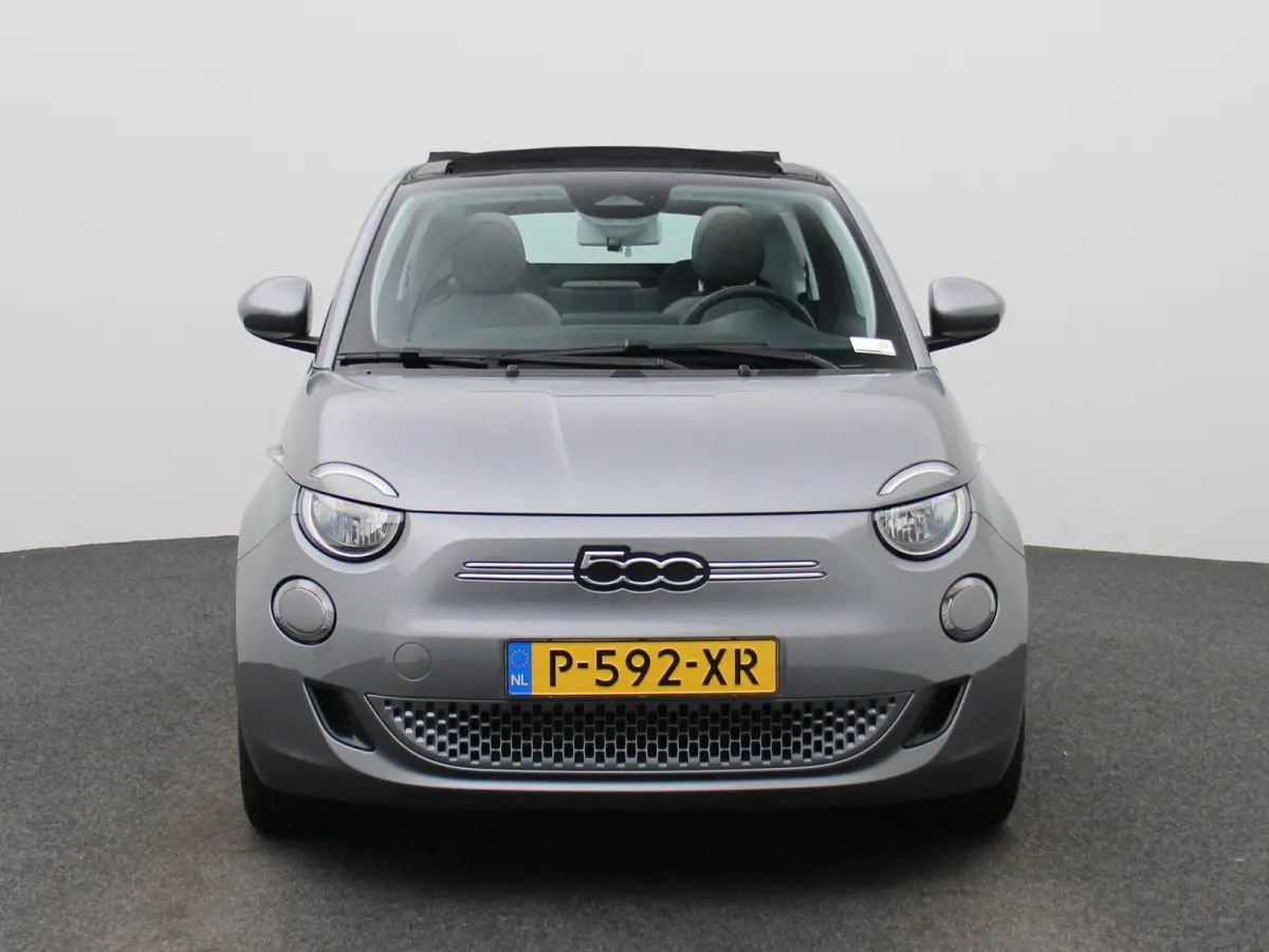 Icon 42 kWh | Automaat | Virtual cockpit | Apple Carplay / Android Auto | Climate Control | Cruise Control | Navigatie | Bluetooth | Lichtmetalen Velgen |