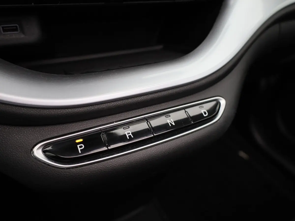 Icon 42 kWh | Automaat | Virtual cockpit | Apple Carplay / Android Auto | Climate Control | Cruise Control | Navigatie | Bluetooth | Lichtmetalen Velgen |