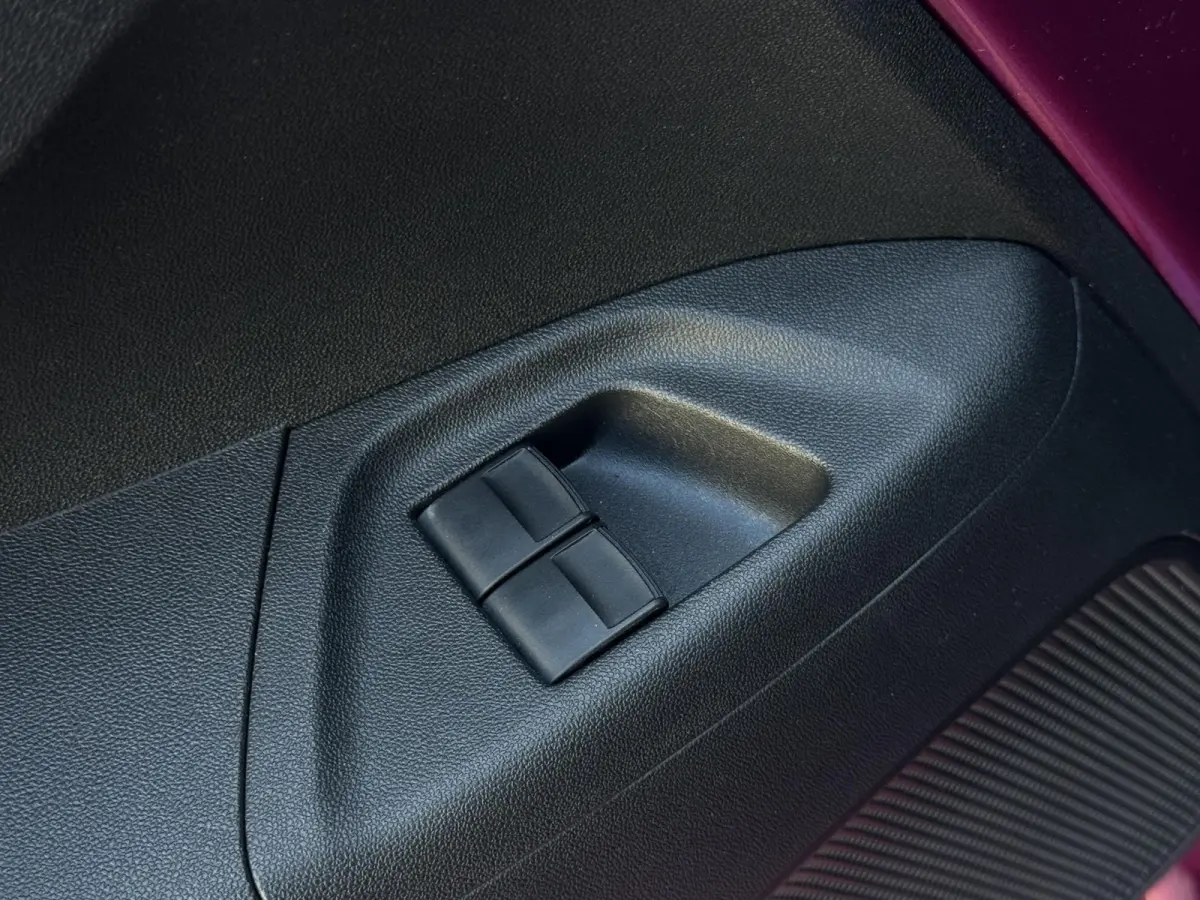 1.0 VVT-i x-cite | Apple Carplay/Android | Onderhoud+ | Achteruitrijcamera