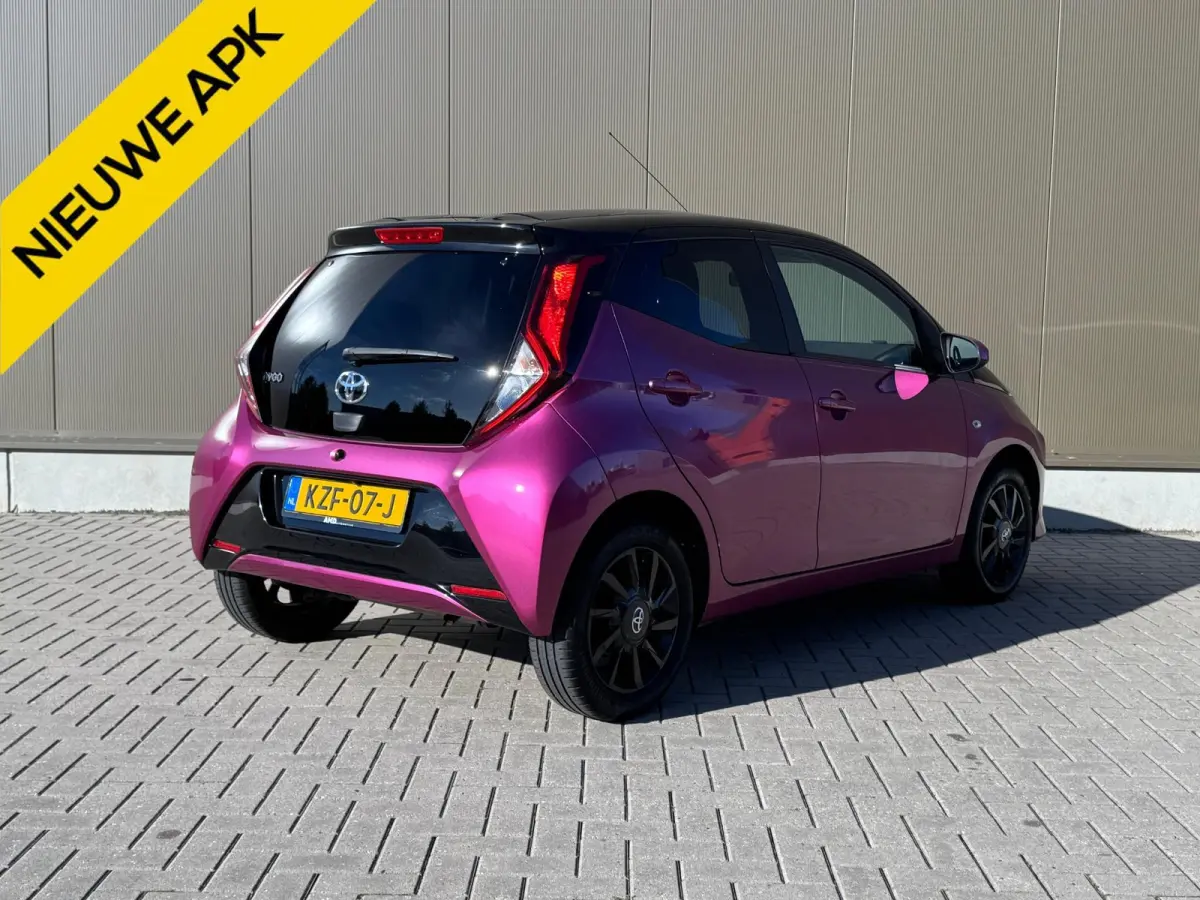 1.0 VVT-i x-cite | Apple Carplay/Android | Onderhoud+ | Achteruitrijcamera