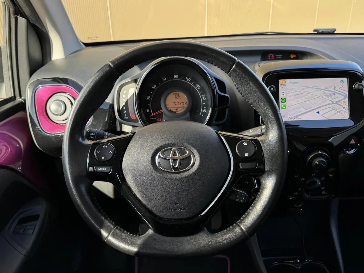 1.0 VVT-i x-cite | Apple Carplay/Android | Onderhoud+ | Achteruitrijcamera