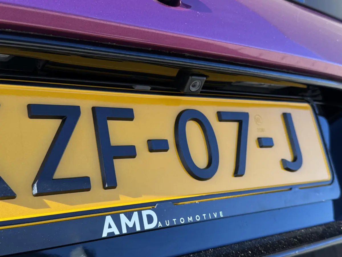 1.0 VVT-i x-cite | Apple Carplay/Android | Onderhoud+ | Achteruitrijcamera