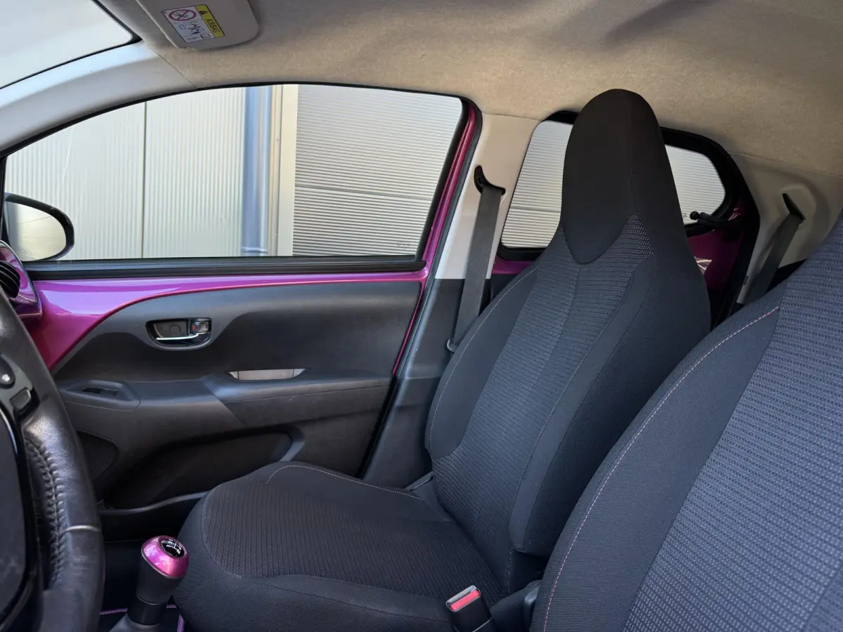 1.0 VVT-i x-cite | Apple Carplay/Android | Onderhoud+ | Achteruitrijcamera