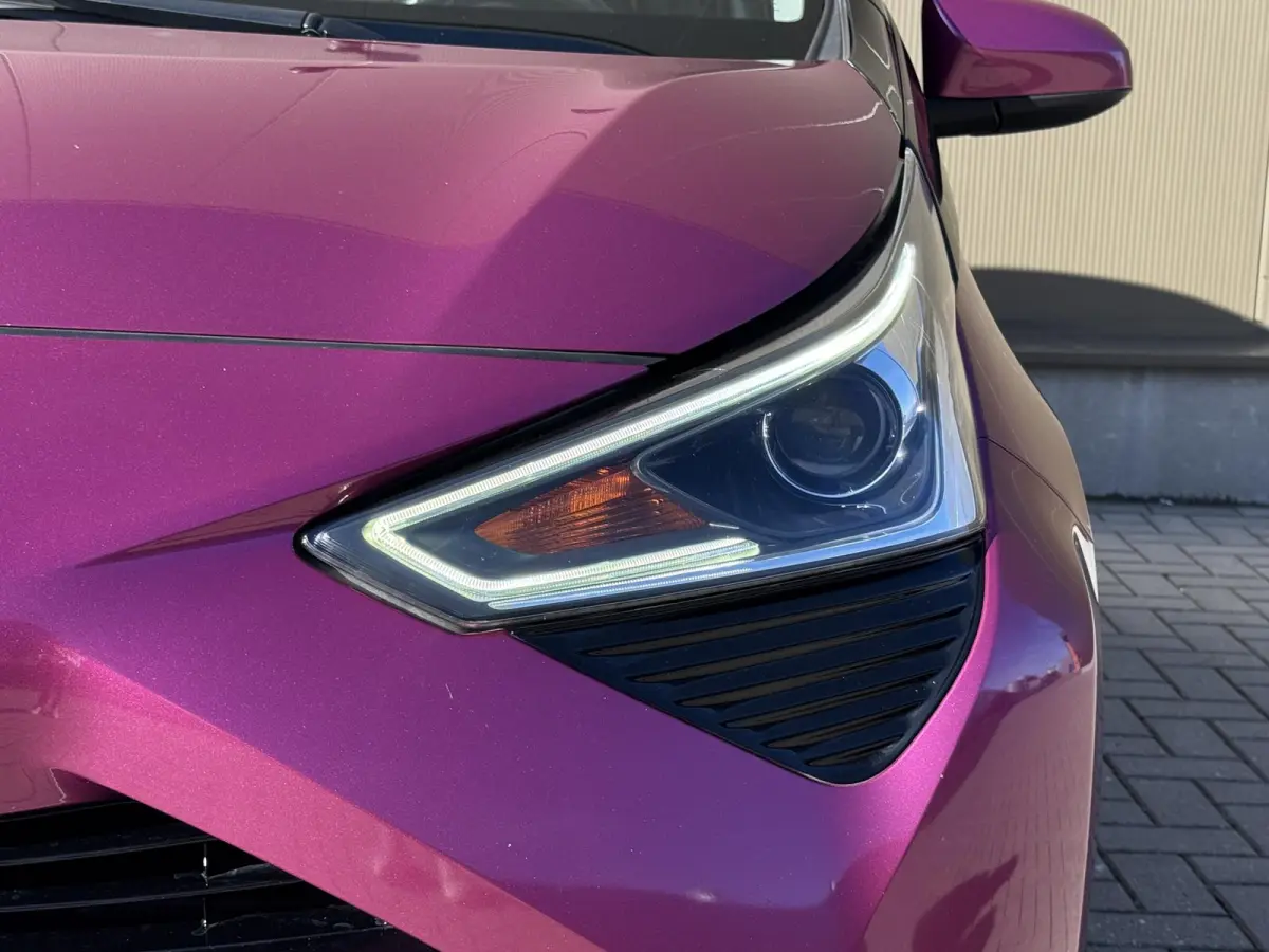 1.0 VVT-i x-cite | Apple Carplay/Android | Onderhoud+ | Achteruitrijcamera