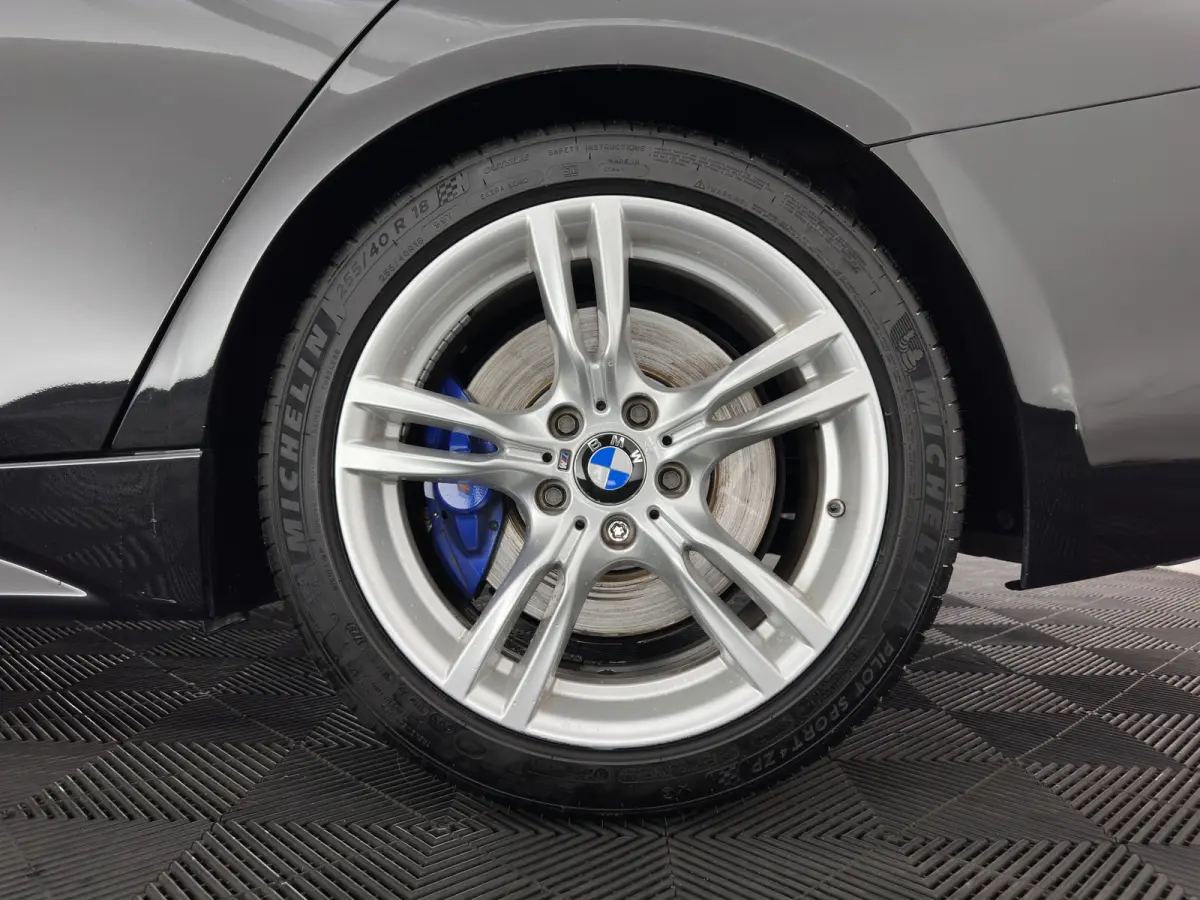 330e Centennial High Executive M-Sportpack (Plug-in) {SoH-88%} Aut. *LEATHER | FULL-LED | HEATED-SPORTSEATS | NAVI-FULLMAP | PRIVACY-GLASS | ECC | PDC | CRUISE | 18''ALU*