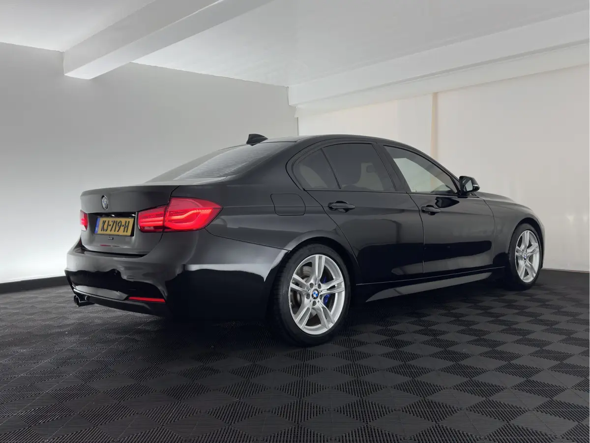 330e Centennial High Executive M-Sportpack (Plug-in) {SoH-88%} Aut. *LEATHER | FULL-LED | HEATED-SPORTSEATS | NAVI-FULLMAP | PRIVACY-GLASS | ECC | PDC | CRUISE | 18''ALU*