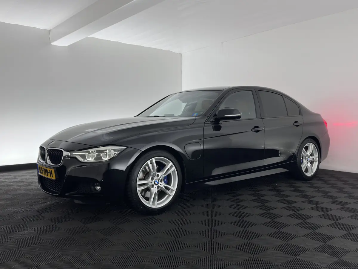 330e Centennial High Executive M-Sportpack (Plug-in) {SoH-88%} Aut. *LEATHER | FULL-LED | HEATED-SPORTSEATS | NAVI-FULLMAP | PRIVACY-GLASS | ECC | PDC | CRUISE | 18''ALU*