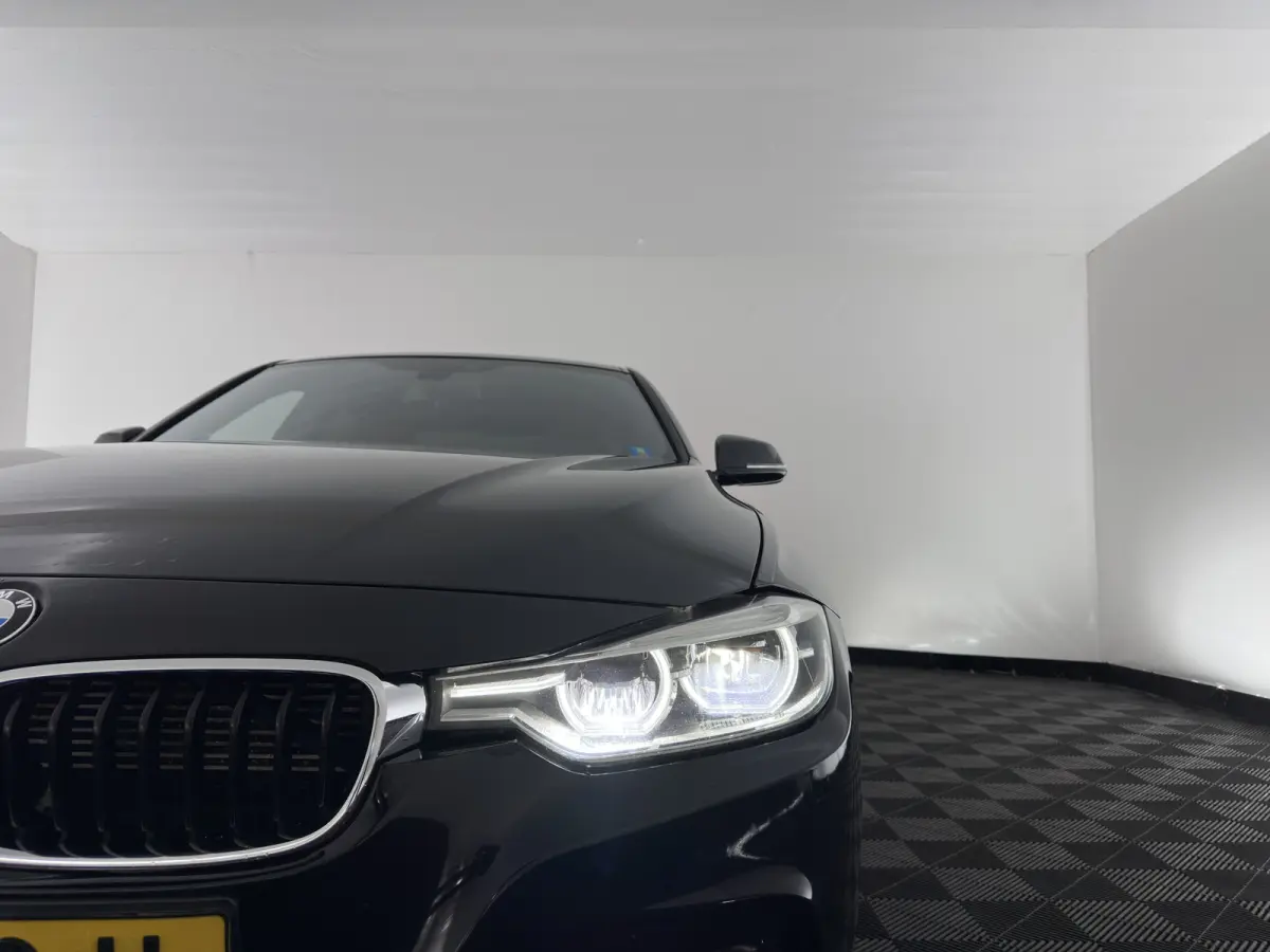 330e Centennial High Executive M-Sportpack (Plug-in) {SoH-88%} Aut. *LEATHER | FULL-LED | HEATED-SPORTSEATS | NAVI-FULLMAP | PRIVACY-GLASS | ECC | PDC | CRUISE | 18''ALU*