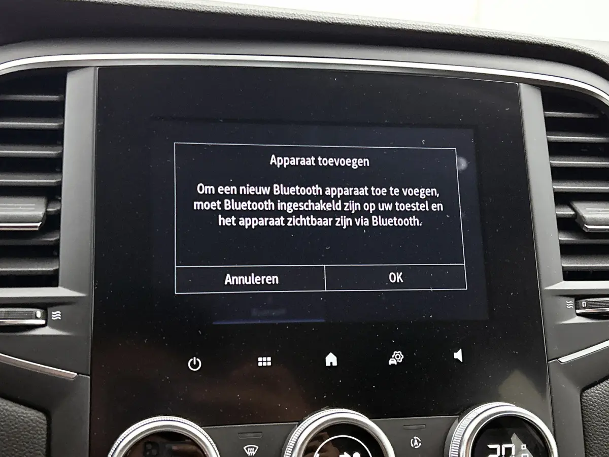 1.3 TCe 141PK 5Drs. Business Zen / Airco-ecc./ Navigatie / Radio multimedia / Cruisecontrol / Apk 07-2027