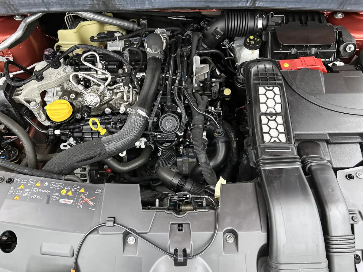 1.3 TCe 141PK 5Drs. Business Zen / Airco-ecc./ Navigatie / Radio multimedia / Cruisecontrol / Apk 07-2027