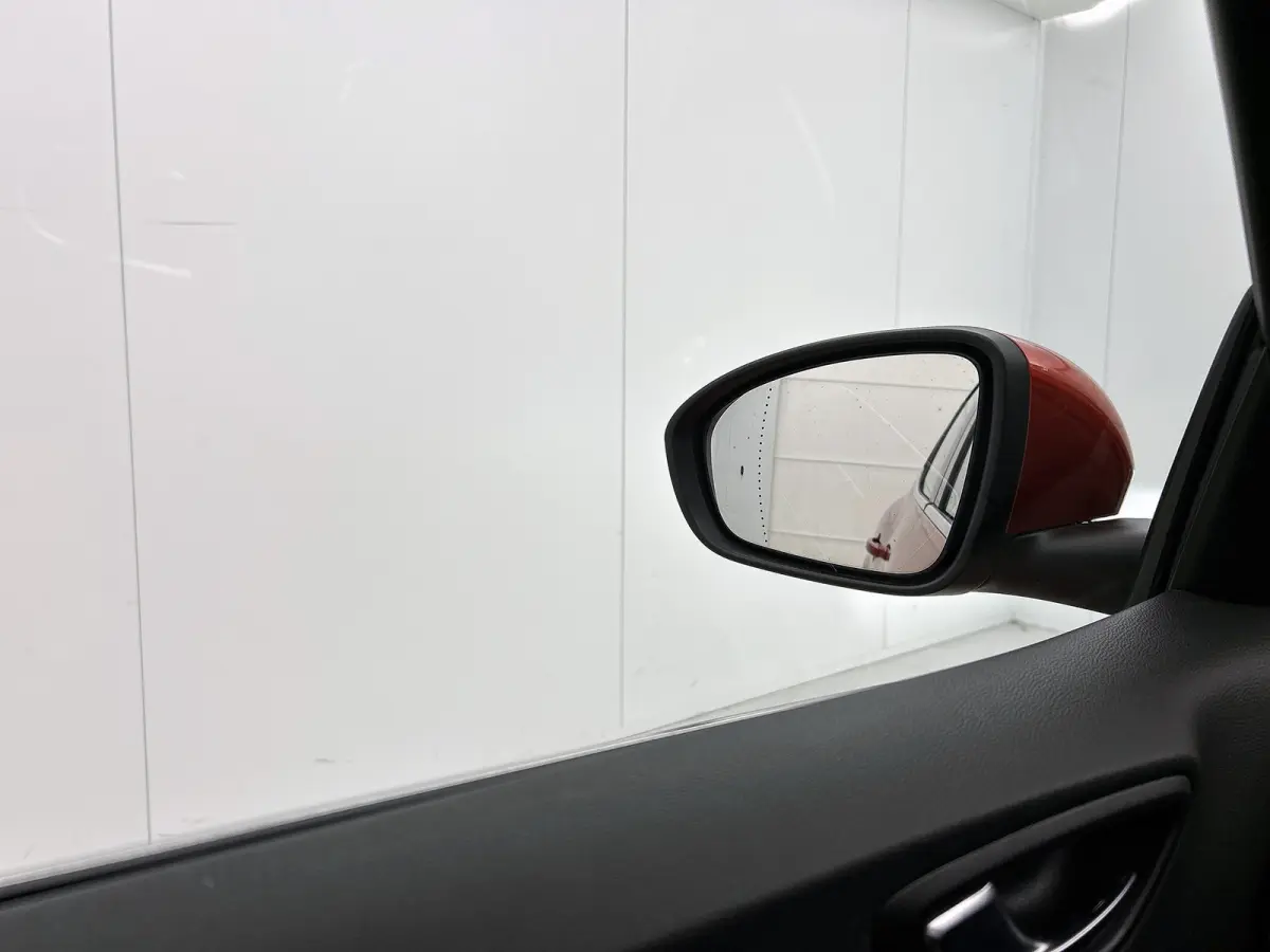 1.3 TCe 141PK 5Drs. Business Zen / Airco-ecc./ Navigatie / Radio multimedia / Cruisecontrol / Apk 07-2027