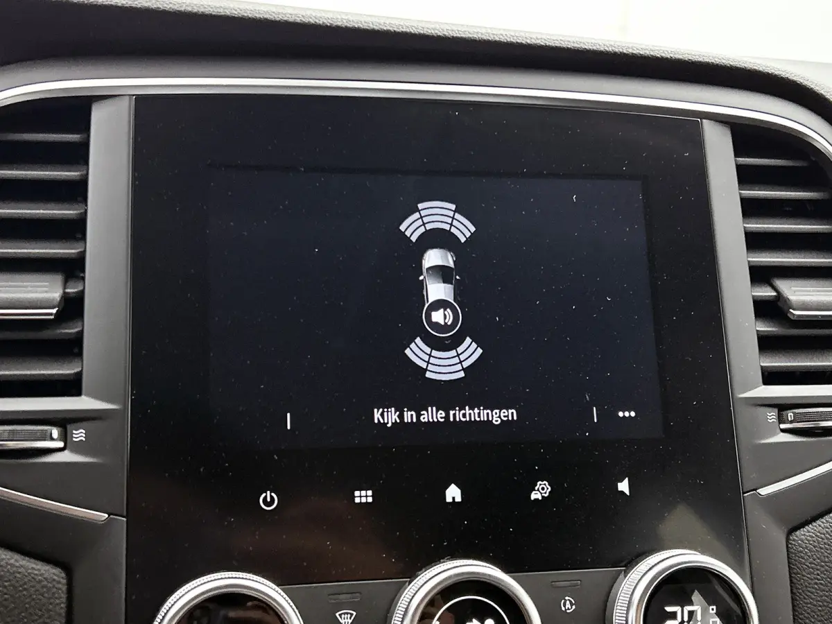 1.3 TCe 141PK 5Drs. Business Zen / Airco-ecc./ Navigatie / Radio multimedia / Cruisecontrol / Apk 07-2027