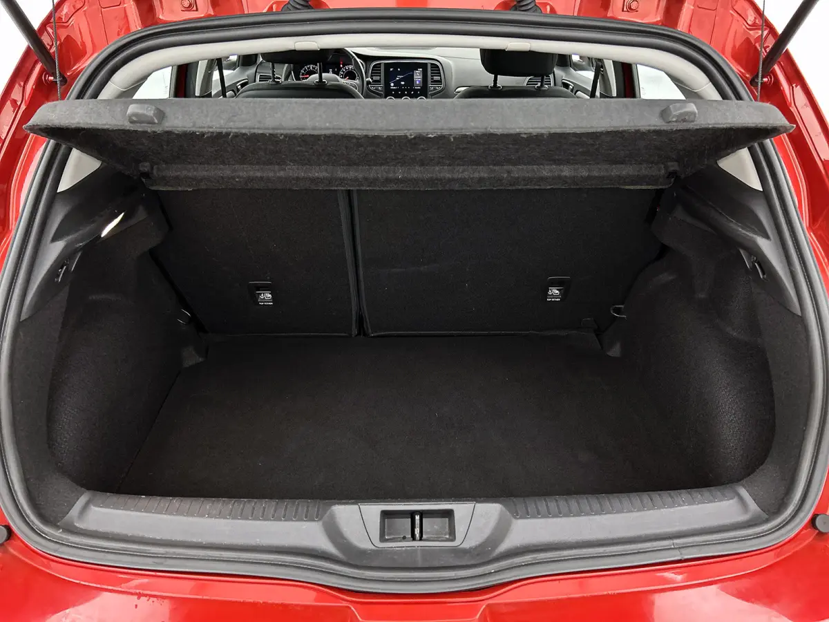 1.3 TCe 141PK 5Drs. Business Zen / Airco-ecc./ Navigatie / Radio multimedia / Cruisecontrol / Apk 07-2027