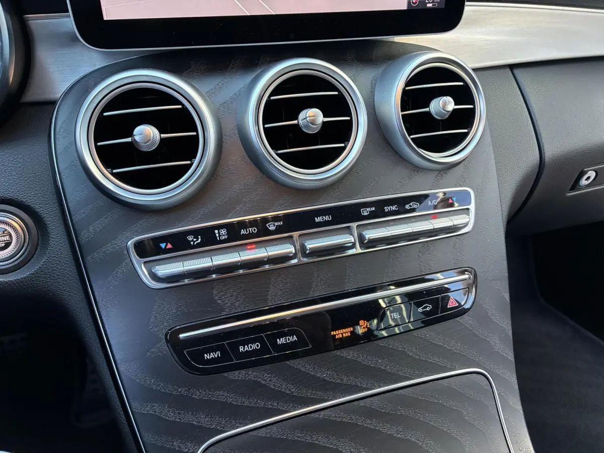 160 Autom AMG Led Navi Cruise Pdc 2020 Facelift Model NL Auto Trekhaak Perfecte Staat 2 De Eigenaar