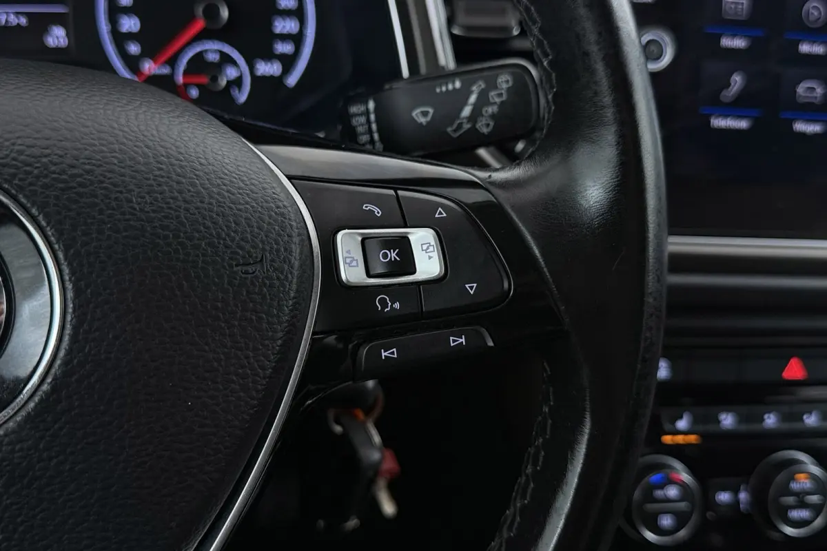 1.0 TSI Style | Trekhaak | 70.000 KM! | CarPlay | Climate Control | Stoelverwarming | Adap. Cruise |