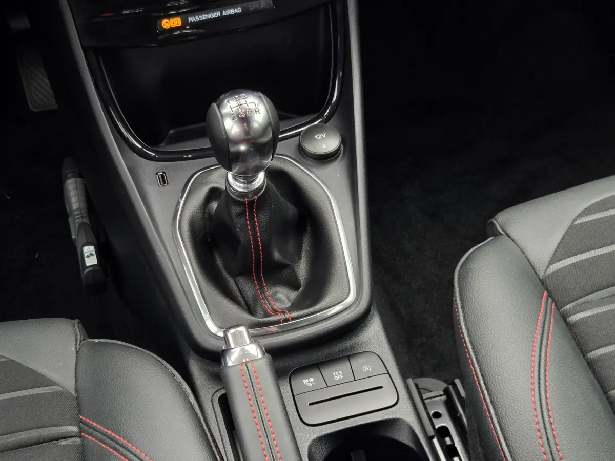 1.0 EcoBoost ST-Line X Carplay | Cruise control | Half Leder | Navigatie  | Achteruitrij camera | B&O | 18"