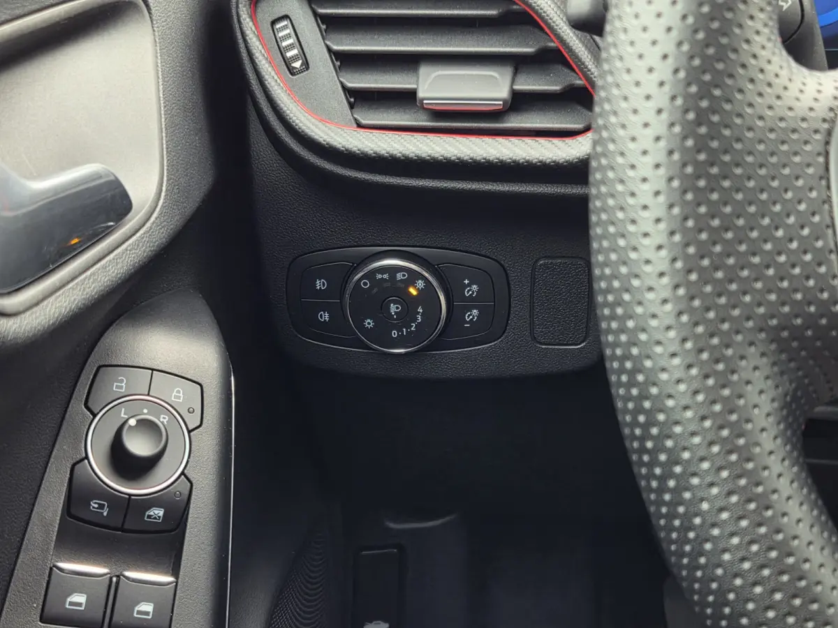 1.0 EcoBoost ST-Line X Carplay | Cruise control | Half Leder | Navigatie  | Achteruitrij camera | B&O | 18"