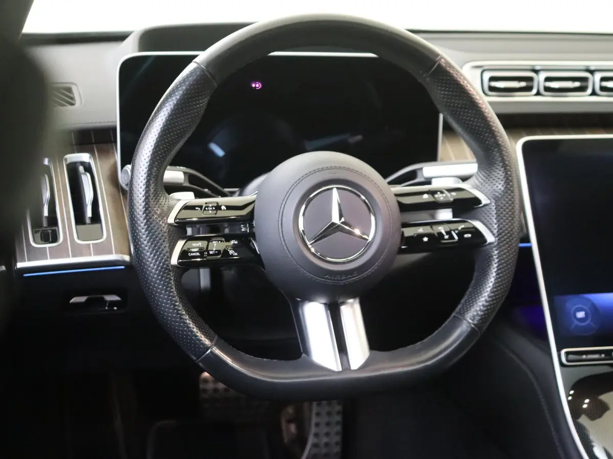 580 4MATIC Lang AMG Line Panoramadak/ 21 inch/ Burmester 4D/ Standkachel/ Rear Executive/ Achterasbesturing
