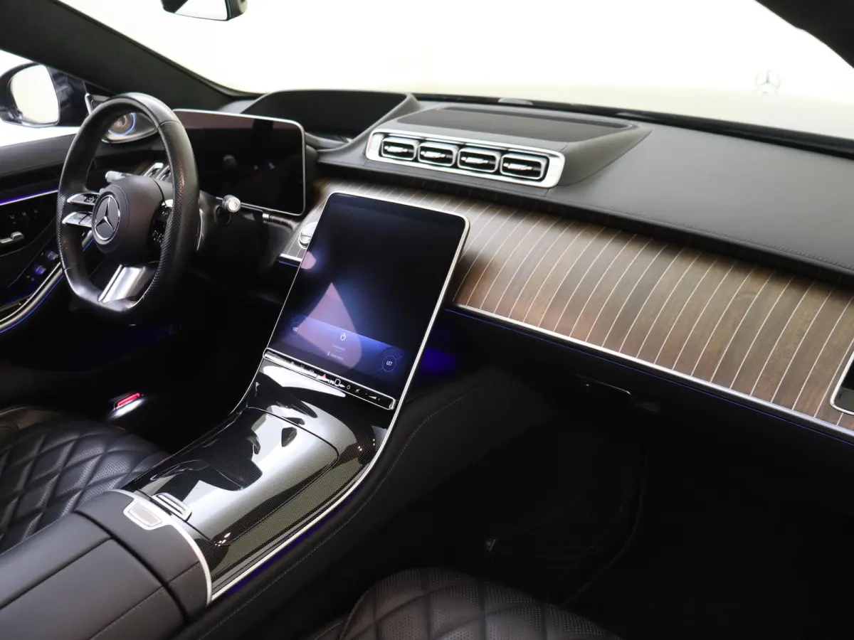 580 4MATIC Lang AMG Line Panoramadak/ 21 inch/ Burmester 4D/ Standkachel/ Rear Executive/ Achterasbesturing