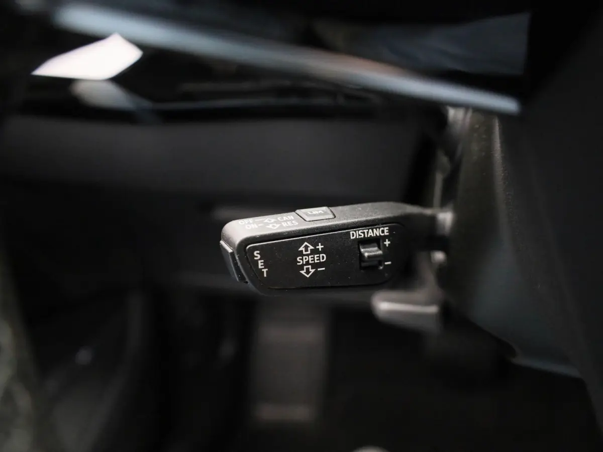 55 quattro S edition 95 kWh | 360 Camera | Parkeersensoren | Luchtvering | Stoelverwarming |