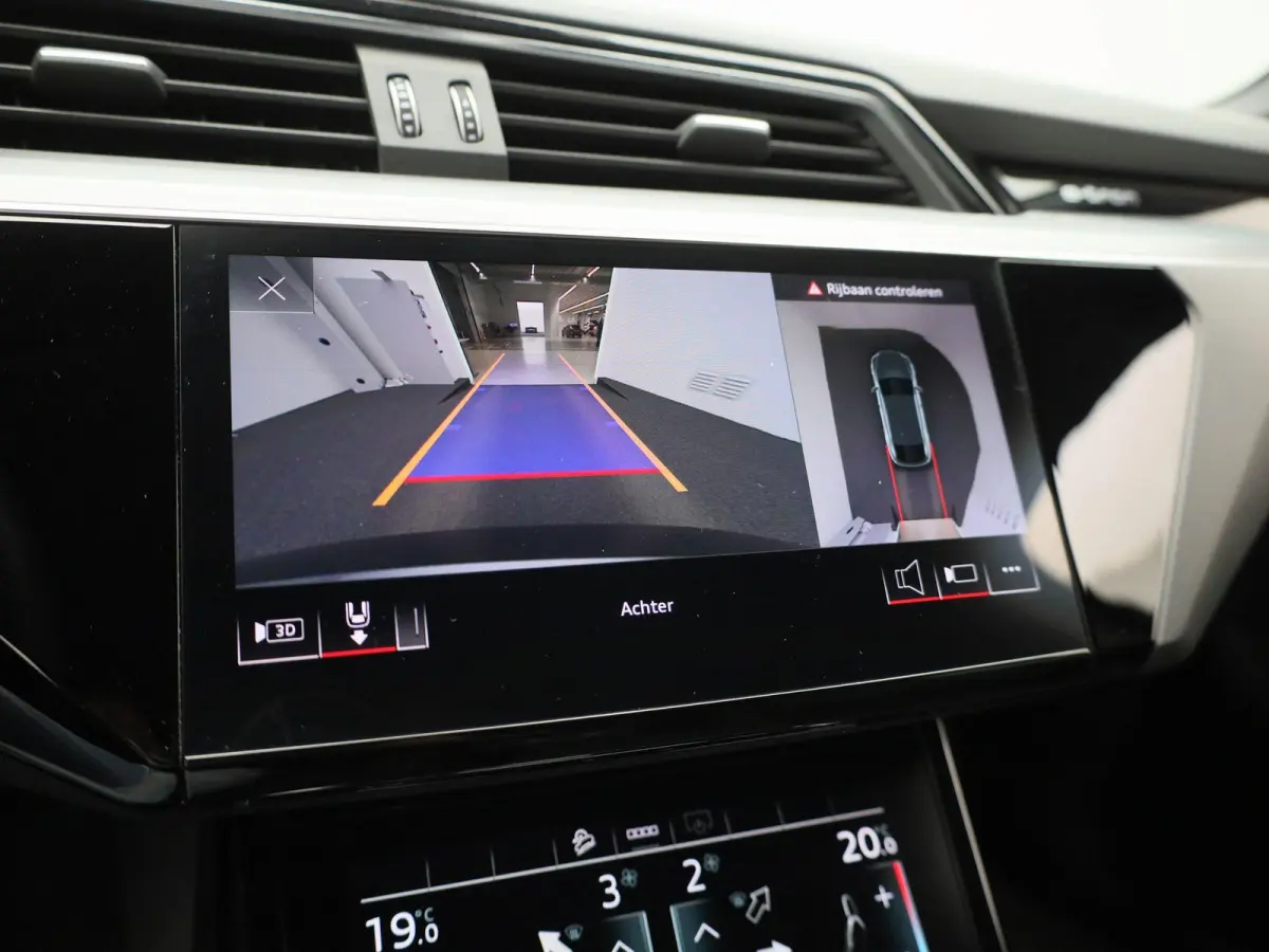 55 quattro S edition 95 kWh | 360 Camera | Parkeersensoren | Luchtvering | Stoelverwarming |