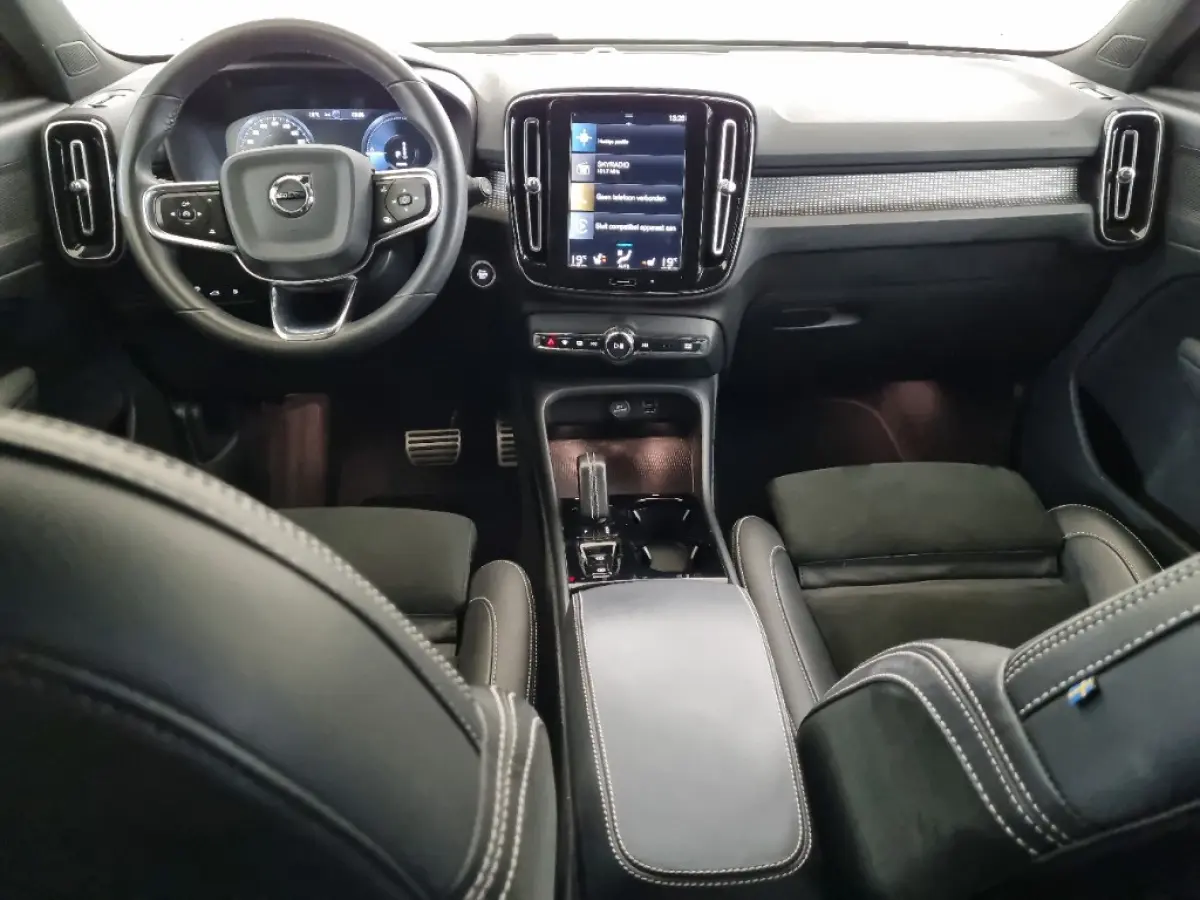 1.5 T4 R-Design | 1e Eigenaar - NL Auto | Apple Carplay - Android Auto | Stoel + Stuurverwarming | Adaptive Cruis Control | BLIS | PDC |