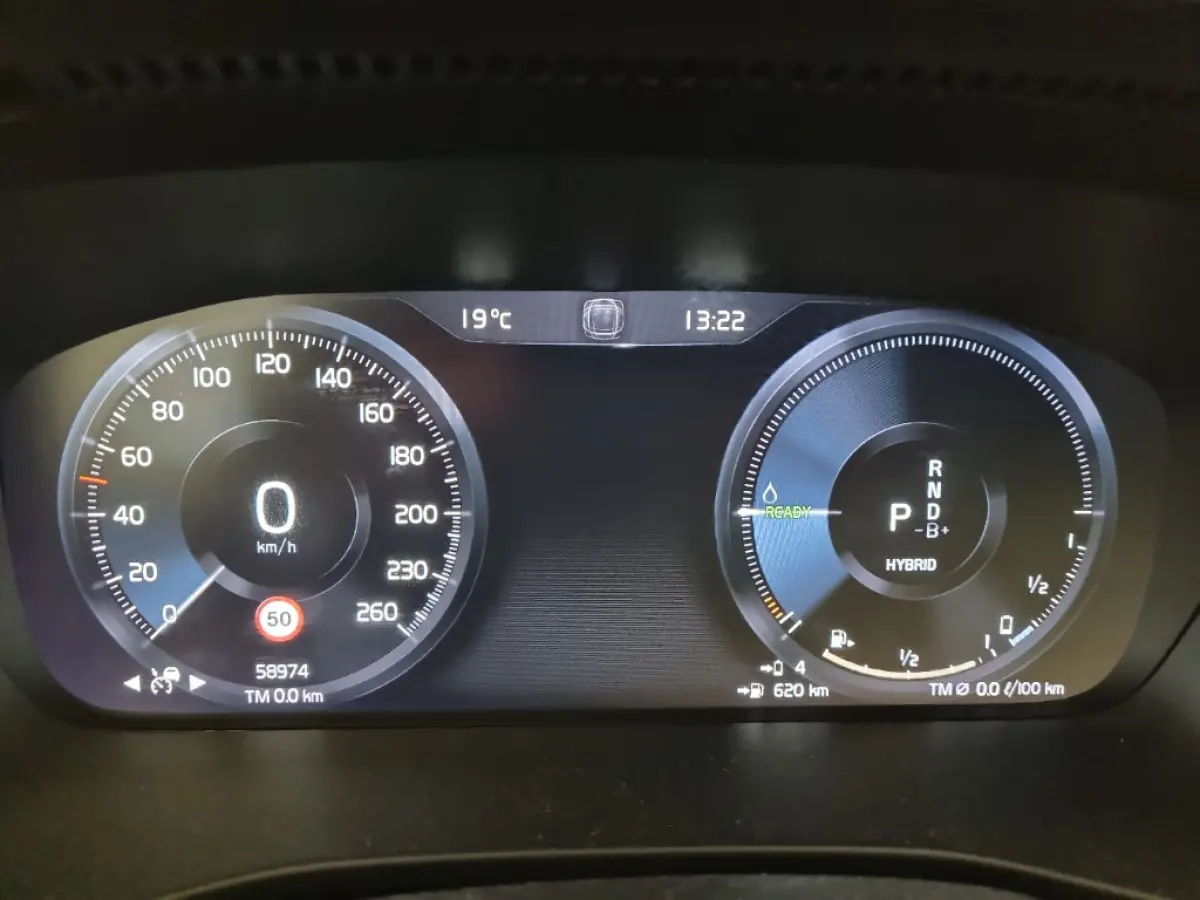 1.5 T4 R-Design | 1e Eigenaar - NL Auto | Apple Carplay - Android Auto | Stoel + Stuurverwarming | Adaptive Cruis Control | BLIS | PDC |