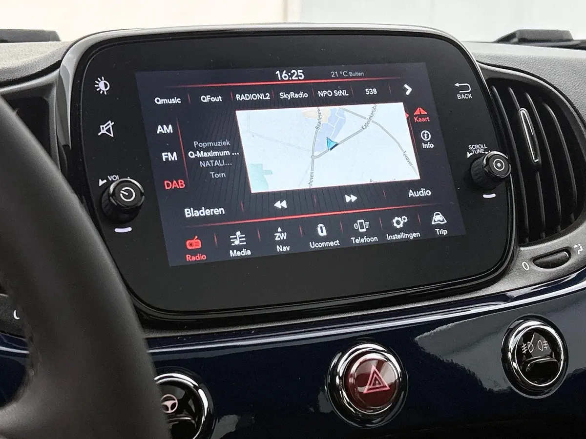 1.0 Hybrid Dolcevita | Apple Carplay / Android Auto | Panoramadak | Parkeersensoren | Climate Control |