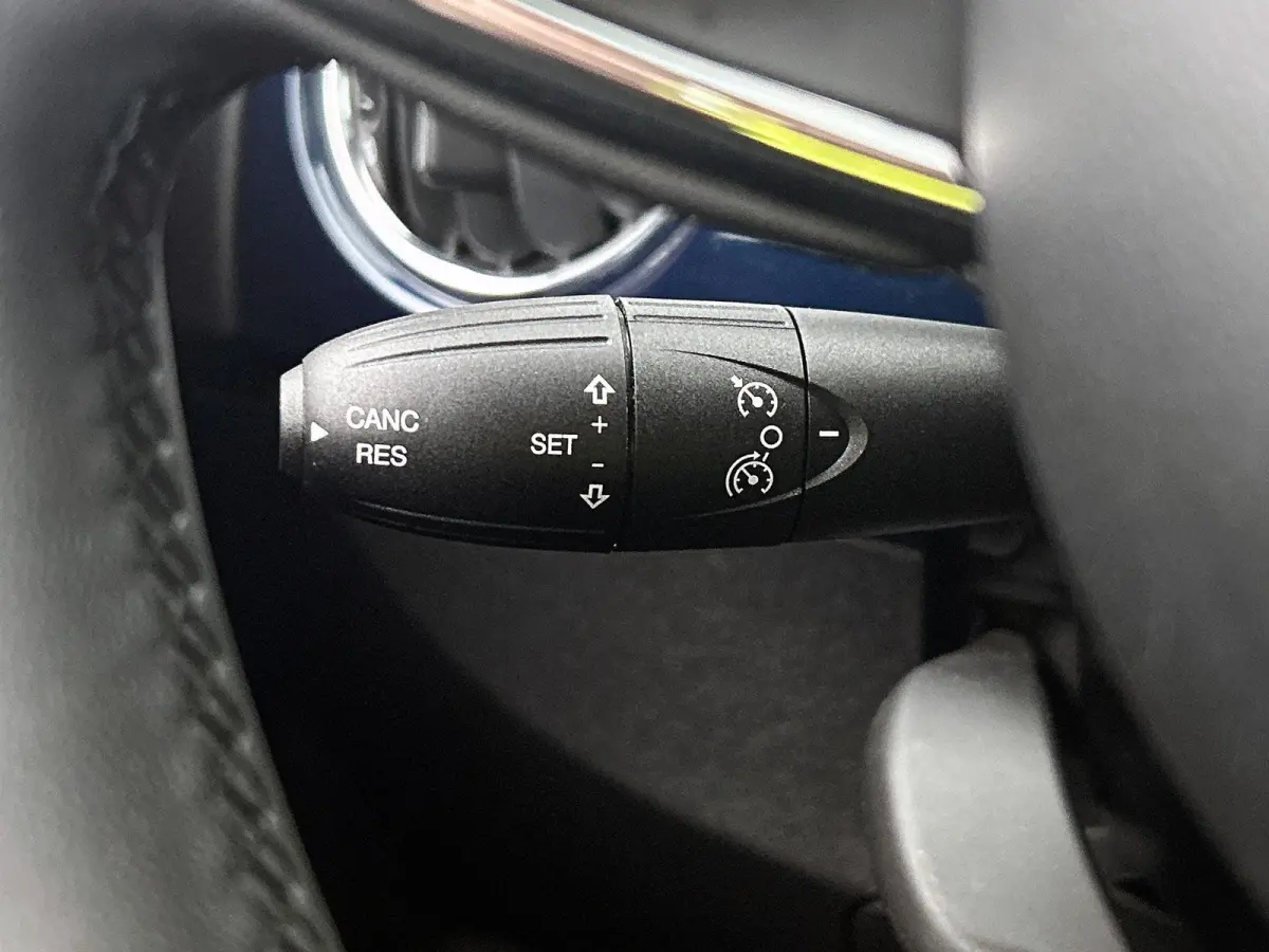 1.0 Hybrid Dolcevita | Apple Carplay / Android Auto | Panoramadak | Parkeersensoren | Climate Control |