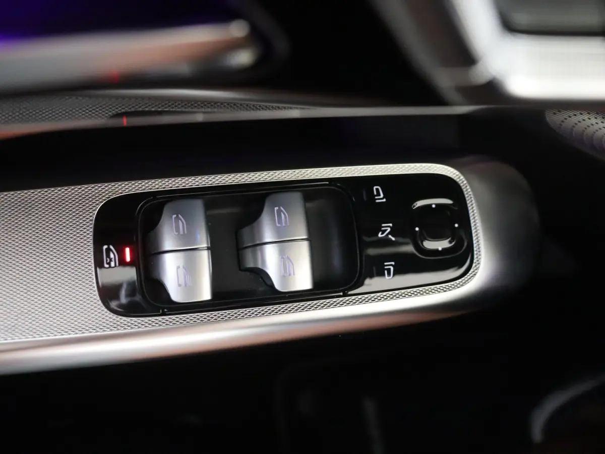 4MATIC AMG Line Premium Plus /Panoramadak /Memory /HUD /360 Camera /Burmester