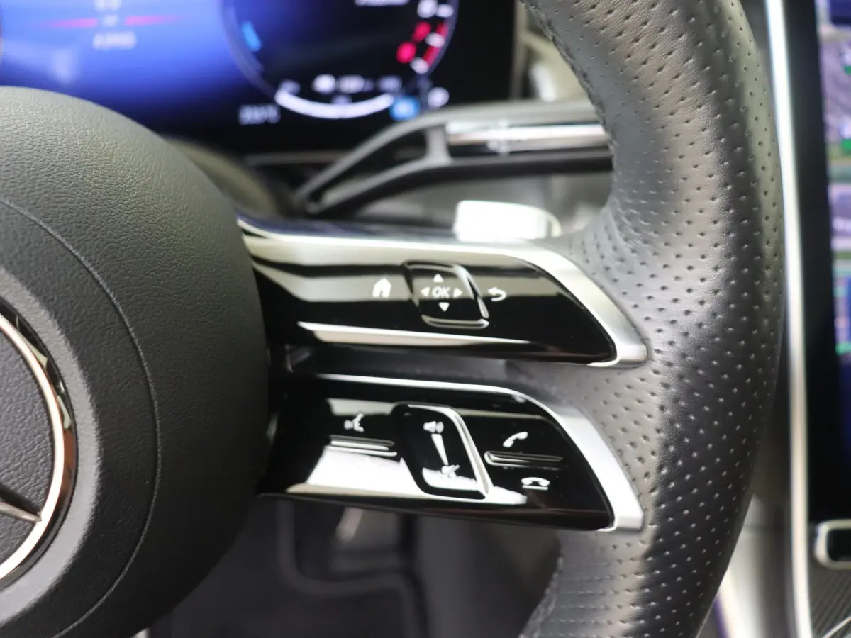 4MATIC AMG Line Premium Plus /Panoramadak /Memory /HUD /360 Camera /Burmester
