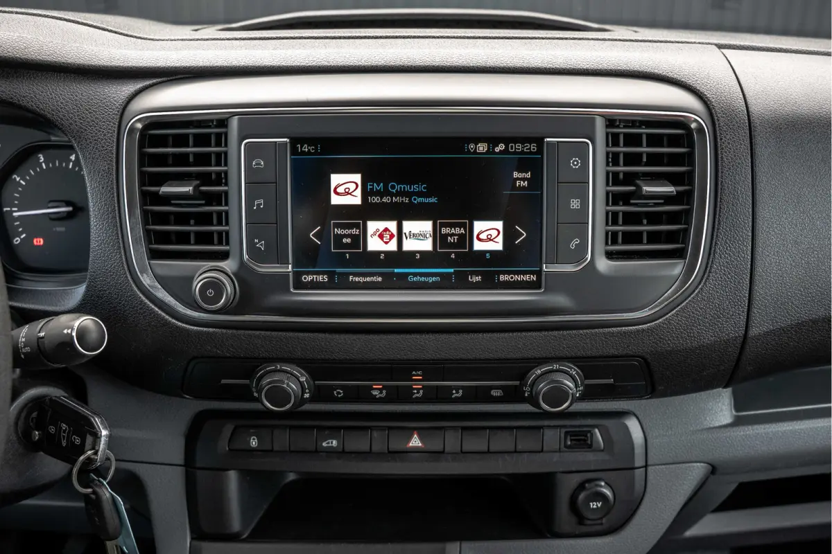 1.5 BlueHDi 100 | 3-Zits | Camera | Carplay | Cruise | PDC | Airco